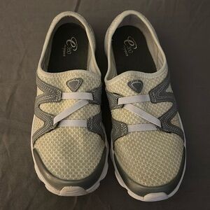 Easy Spirit e 360 slip on backless sneakers- size 8.5